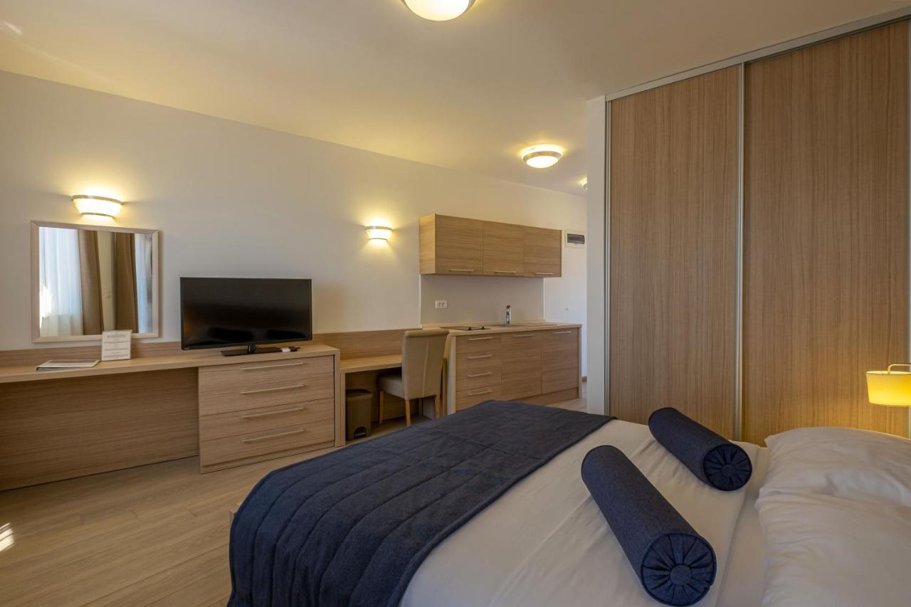 Poseidon The Beach Hotel Будва Экстерьер фото